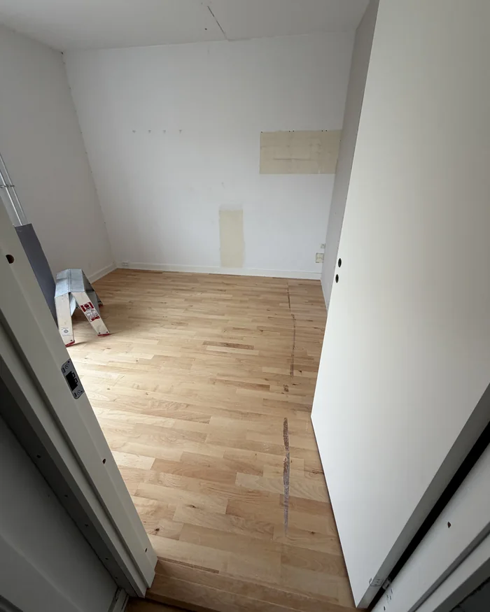 Færdigrenoveret rum efter tømrer- og renoveringsarbejde i Hellerup